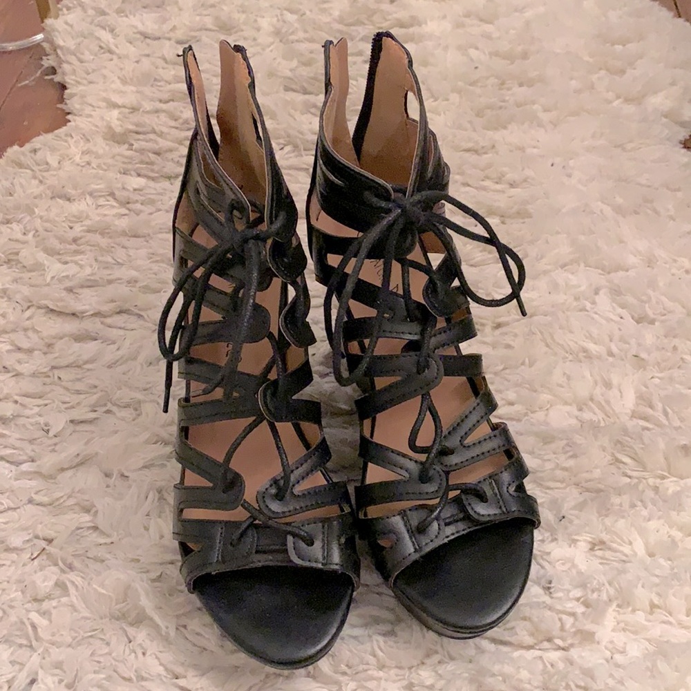 Lace-up Black Wedges